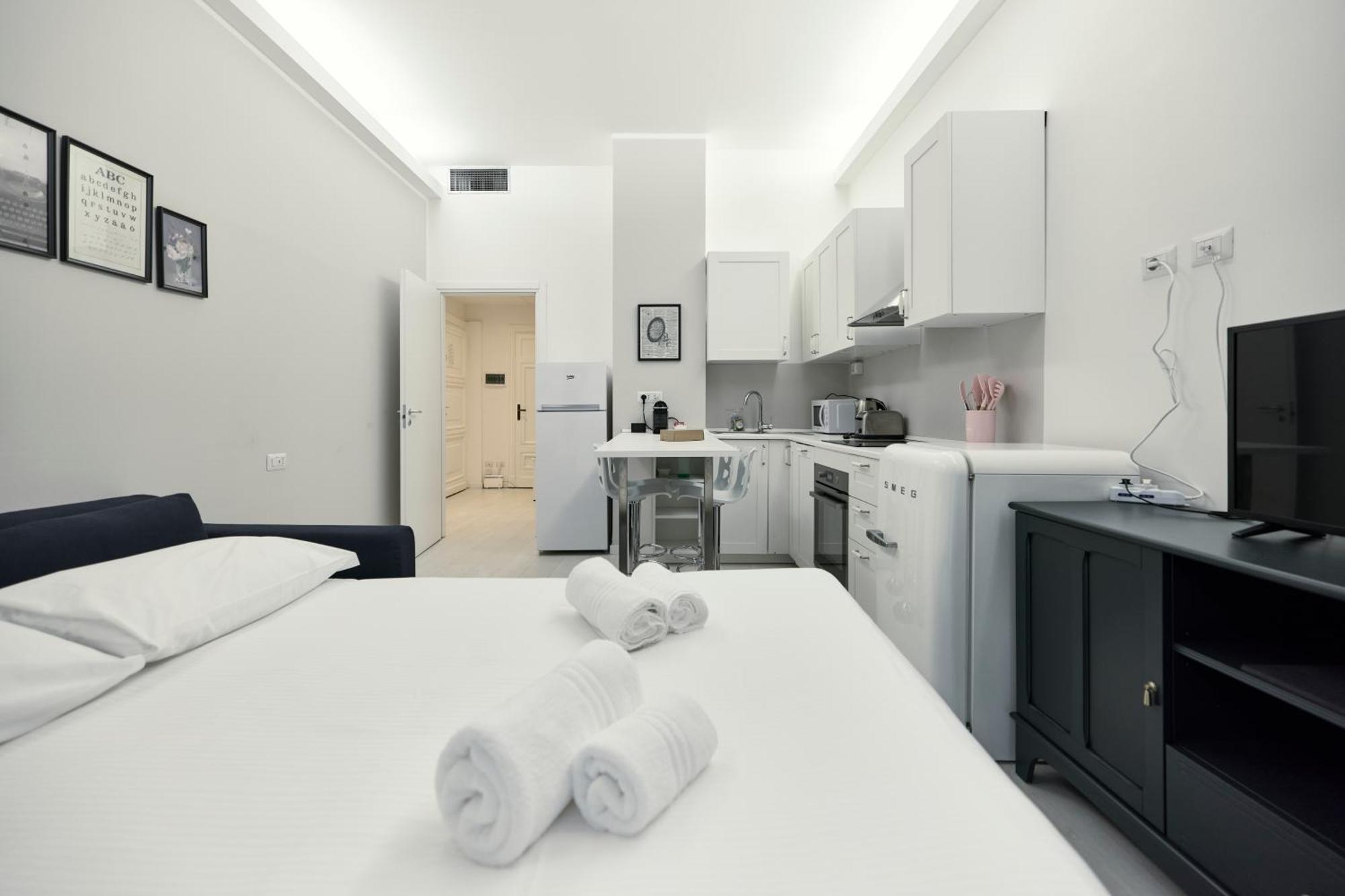 Duomo View - 2 Min From Duomo Amazing Location Apartment Milan Bagian luar foto