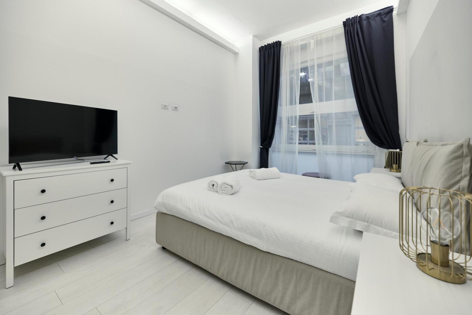 Duomo View - 2 Min From Duomo Amazing Location Apartment Milan Bagian luar foto