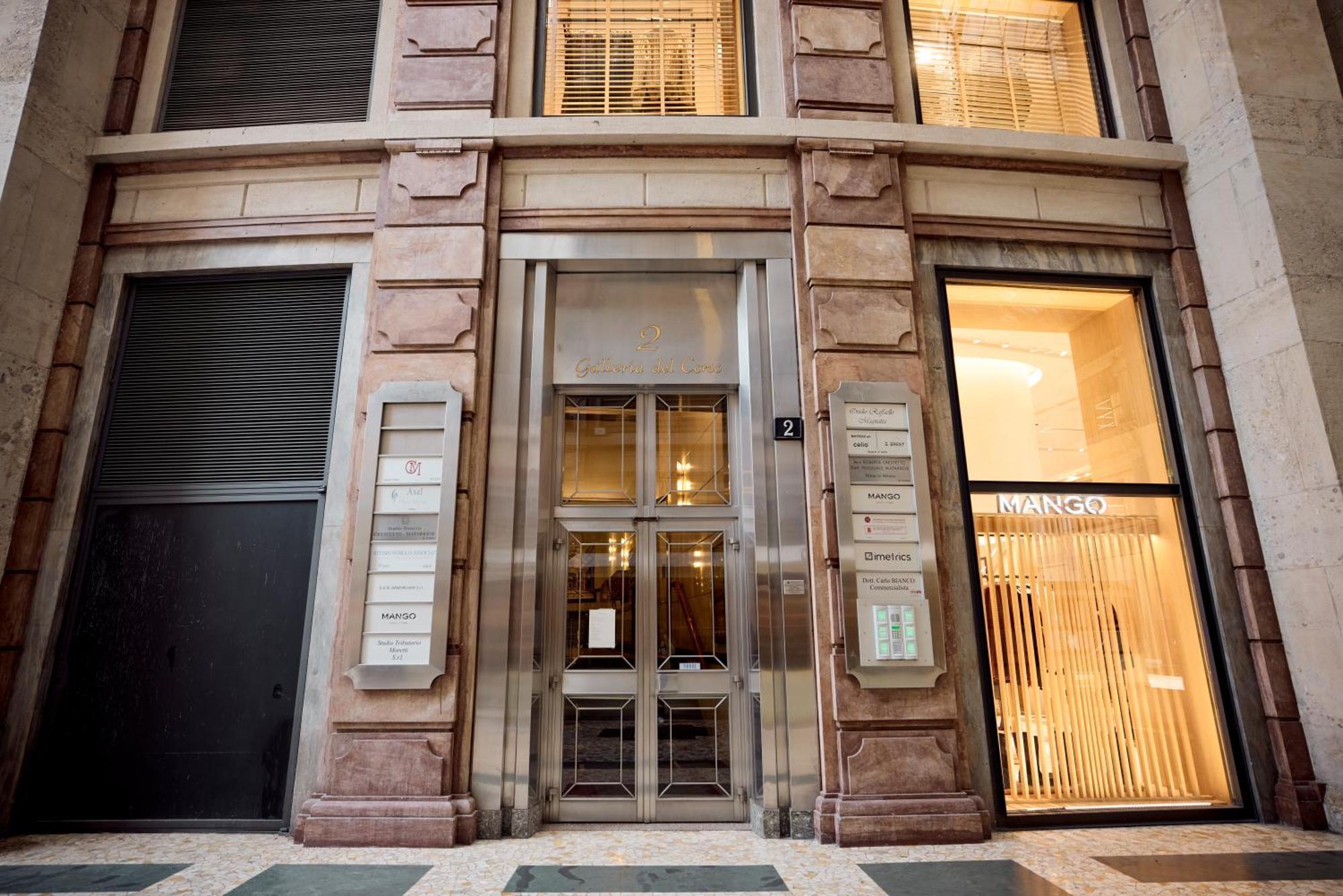 Duomo View - 2 Min From Duomo Amazing Location Apartment Milan Bagian luar foto